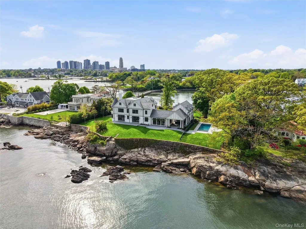 104 Premium Point Road Mamaroneck NY 10801