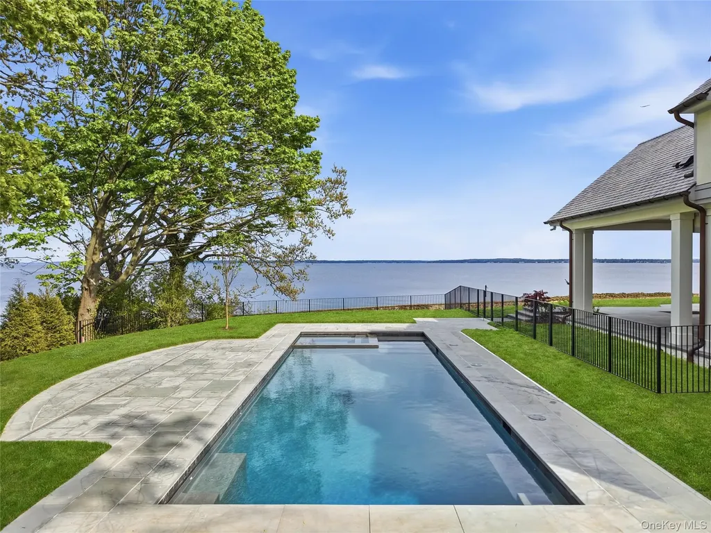 104 Premium Point Road Mamaroneck NY 10801