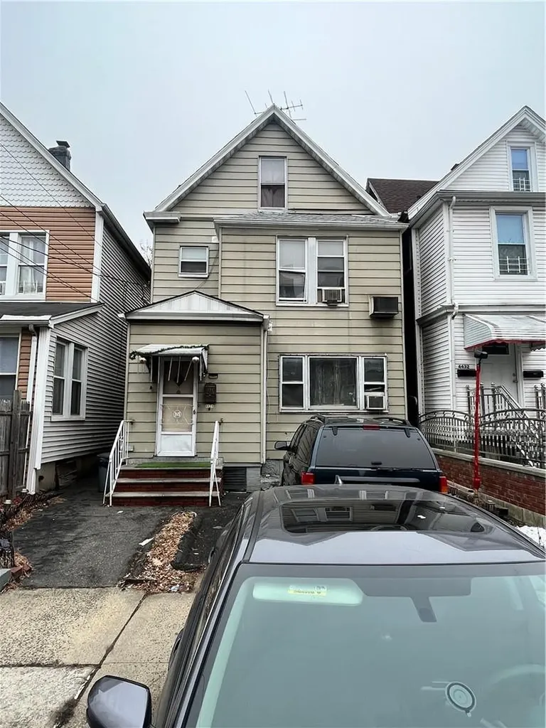 4434 Carpenter Avenue Bronx NY 10470
