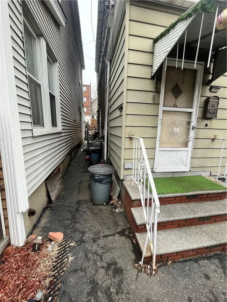 4434 Carpenter Avenue Bronx NY 10470