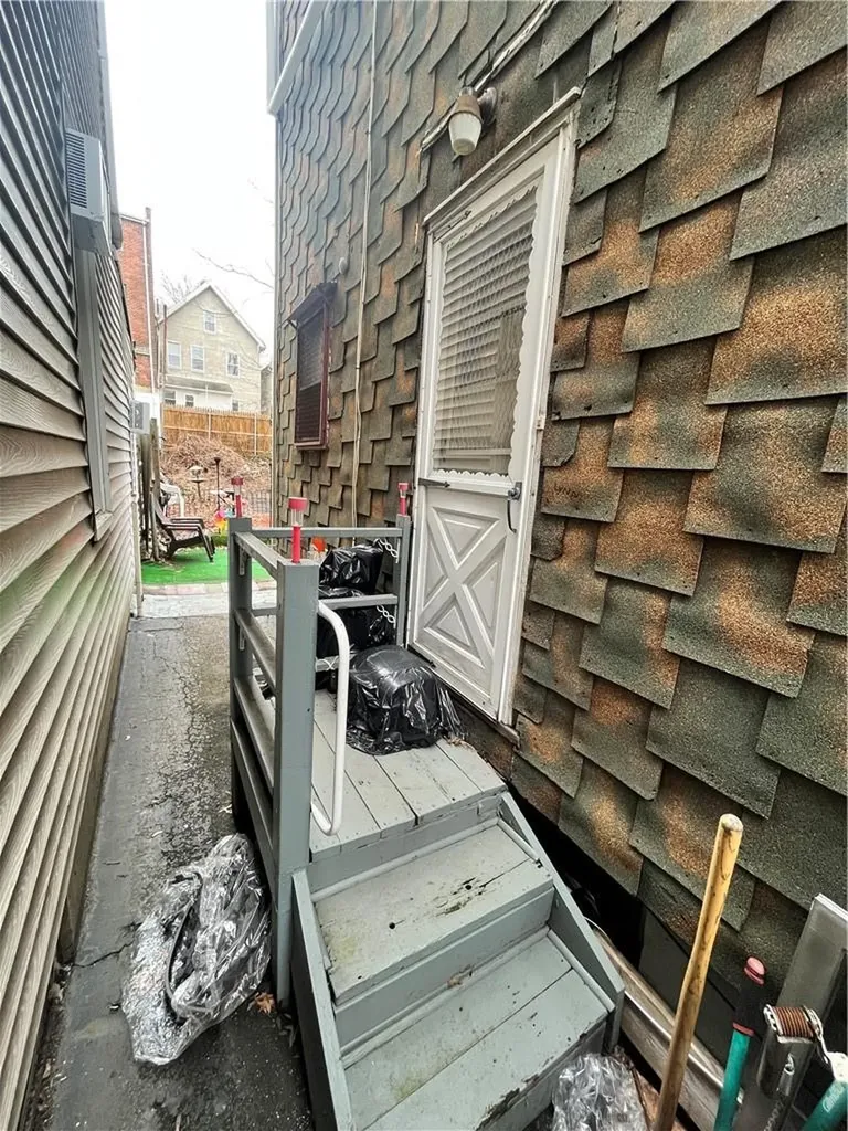 4434 Carpenter Avenue Bronx NY 10470