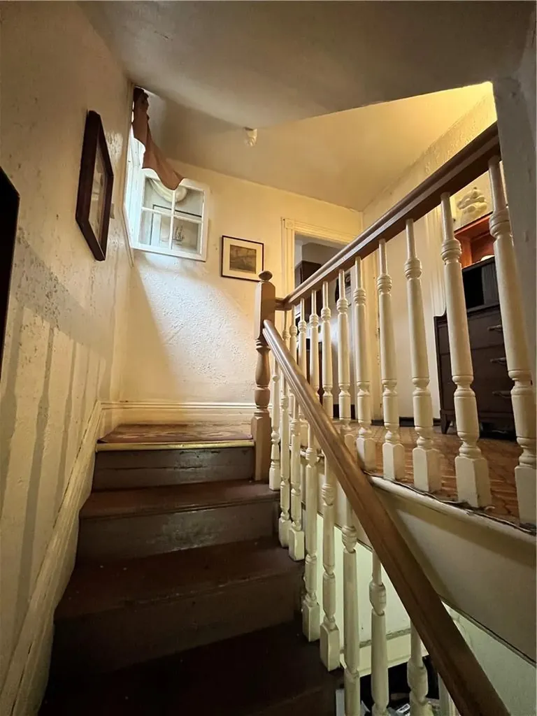 4434 Carpenter Avenue Bronx NY 10470