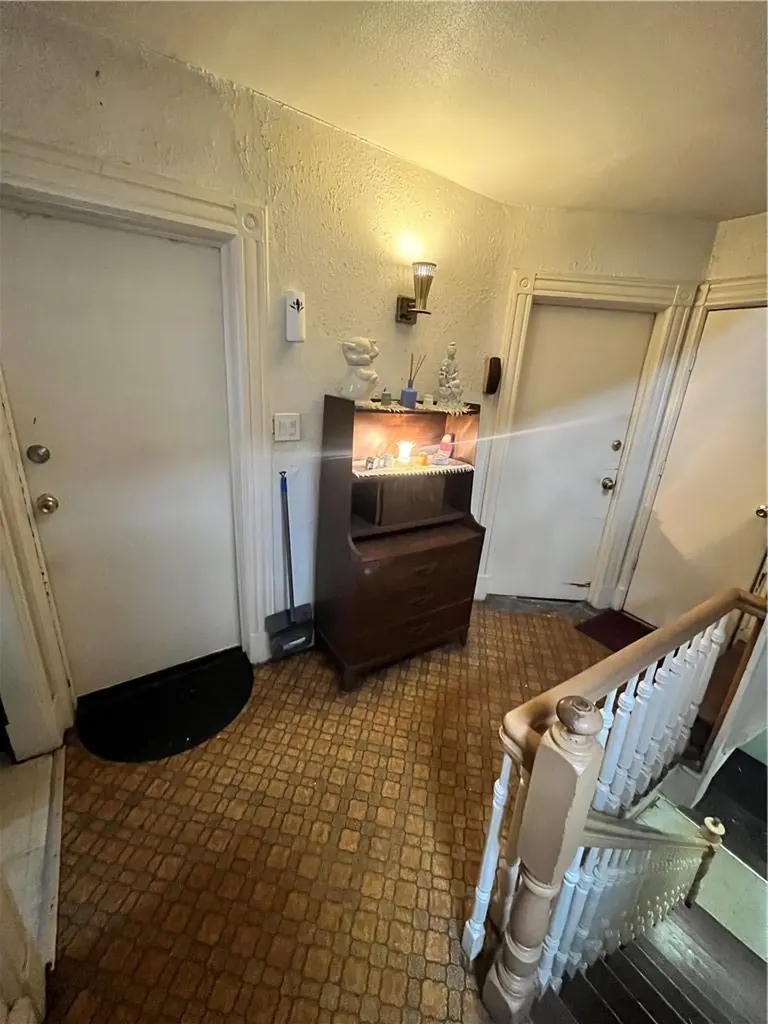 4434 Carpenter Avenue Bronx NY 10470