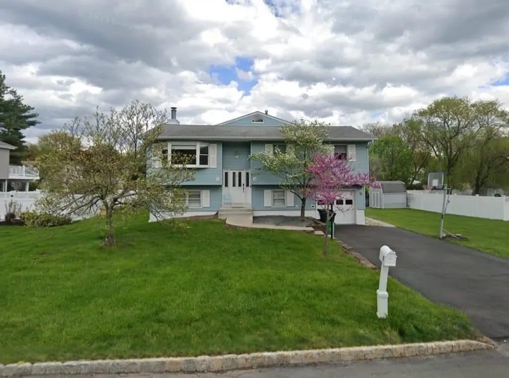 15 Castle Court Thiells NY 10984