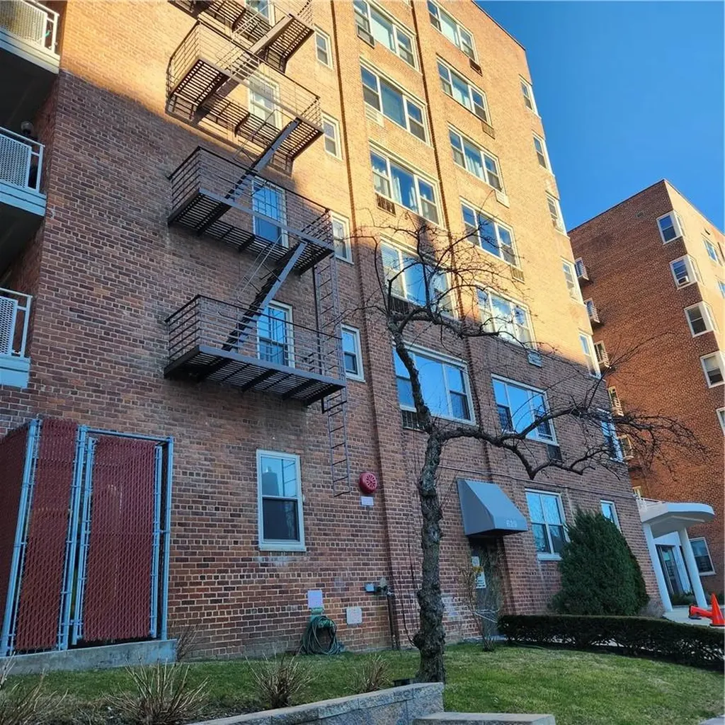 629 Kappock Street Bronx NY 10463
