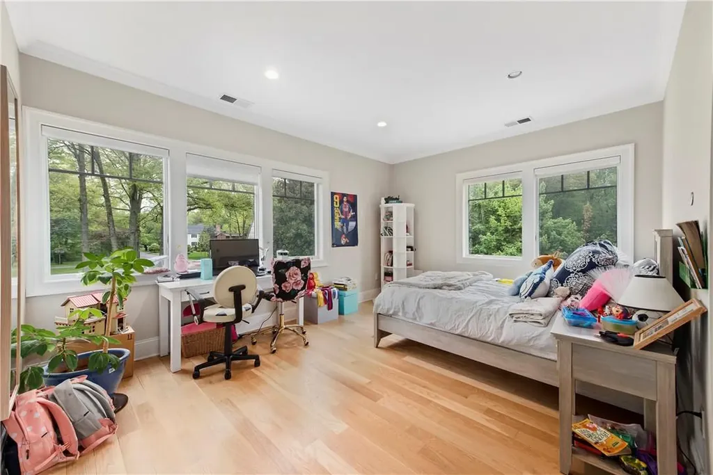 19 Continental Road Scarsdale NY 10583