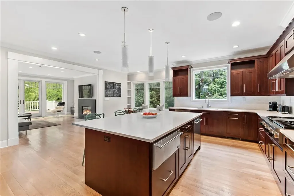 19 Continental Road Scarsdale NY 10583