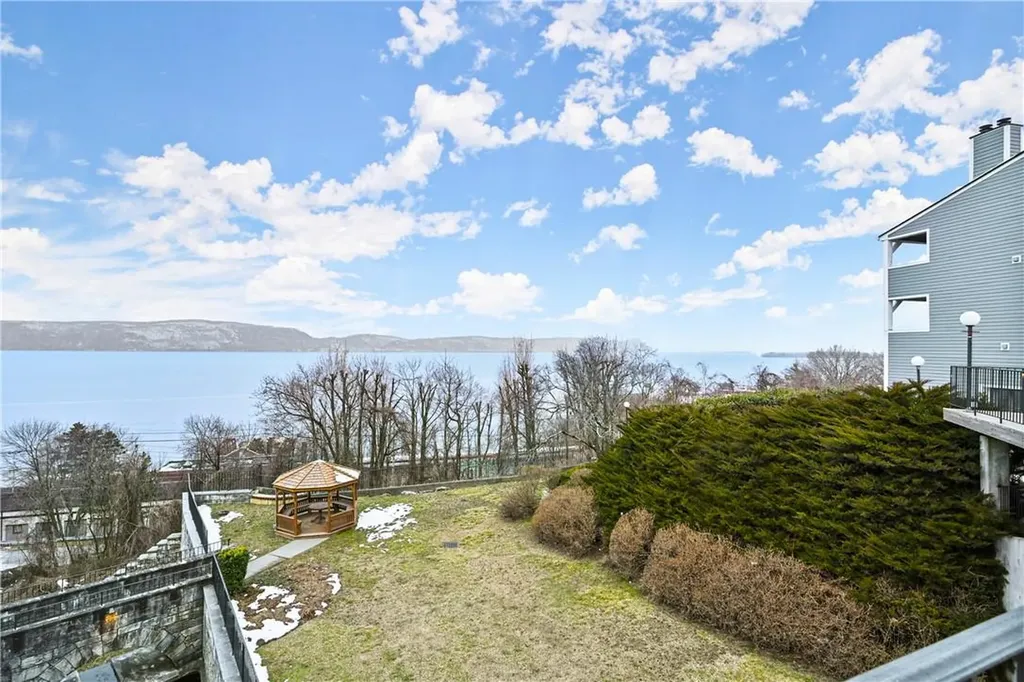69 Hudson Point Lane Ossining NY 10562