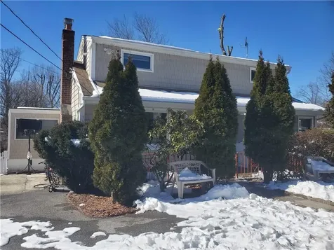 3207 Mohegan Avenue Mohegan Lake NY 10547