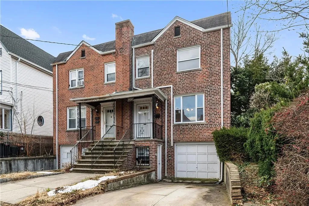 414 E 238th Street Bronx NY 10470