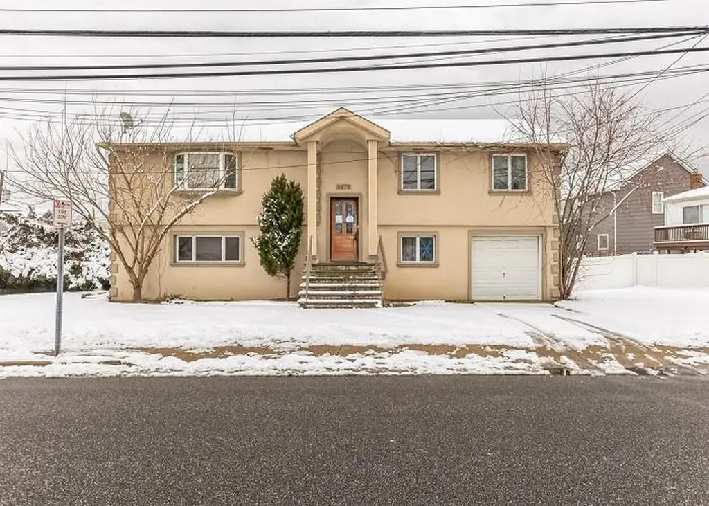 2675 Bellmore Avenue Bellmore NY 11710