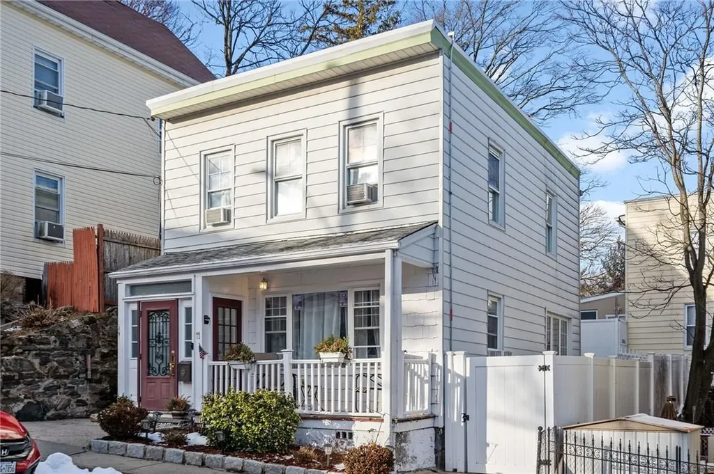 11 Wakefield Avenue Yonkers NY 10704