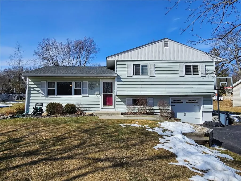 13 Thomas Jefferson Place Middletown NY 10940