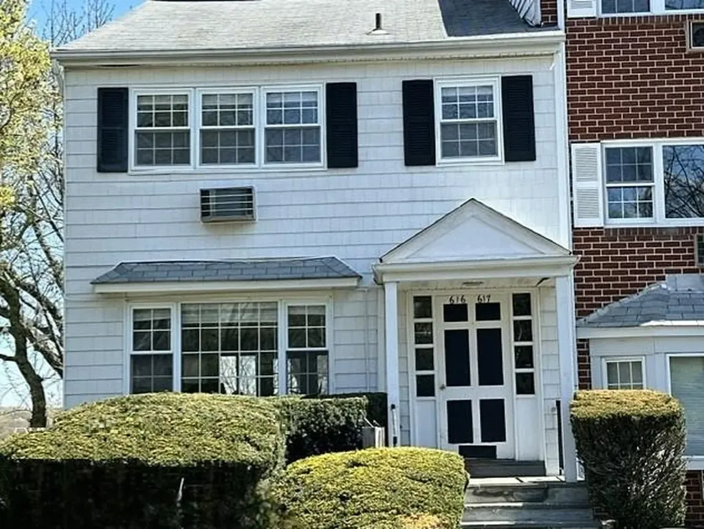 616 Woodland Hills Road White Plains NY 10603