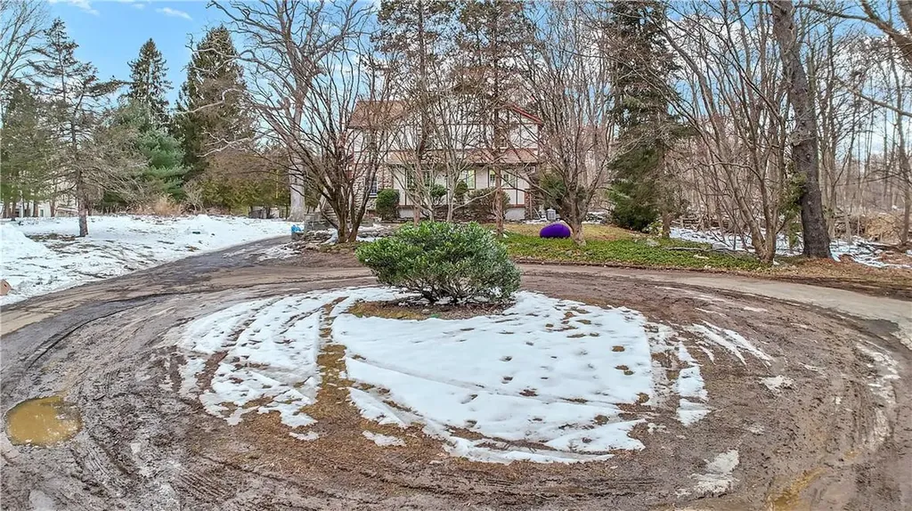 399 S Pascack Road Spring Valley NY 10977