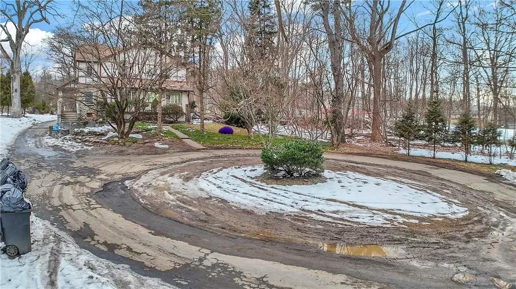 399 S Pascack Road Spring Valley NY 10977