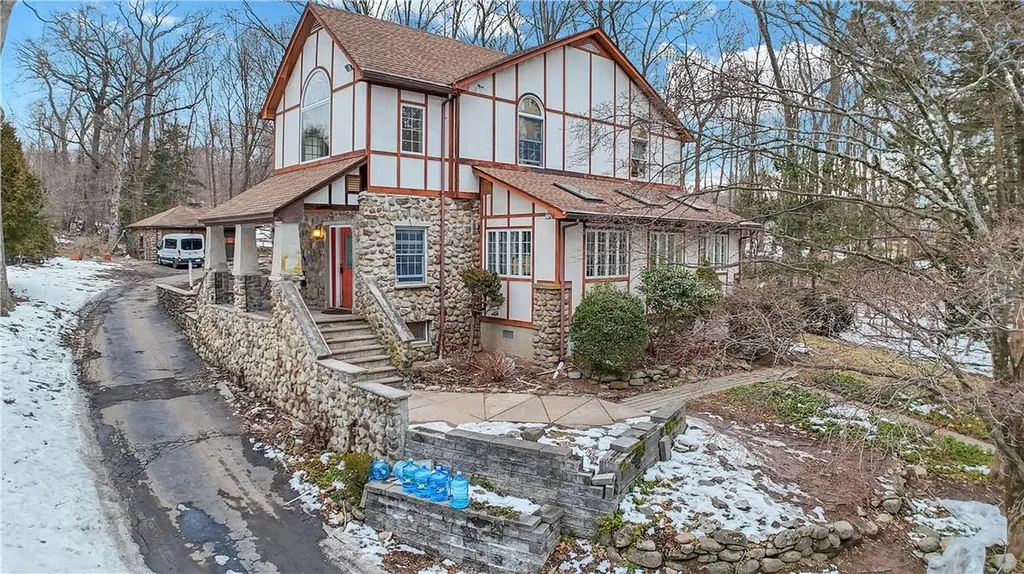 399 S Pascack Road Spring Valley NY 10977