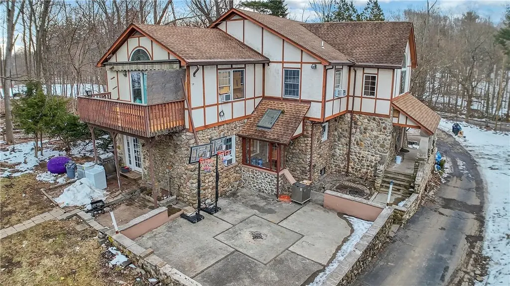 399 S Pascack Road Spring Valley NY 10977