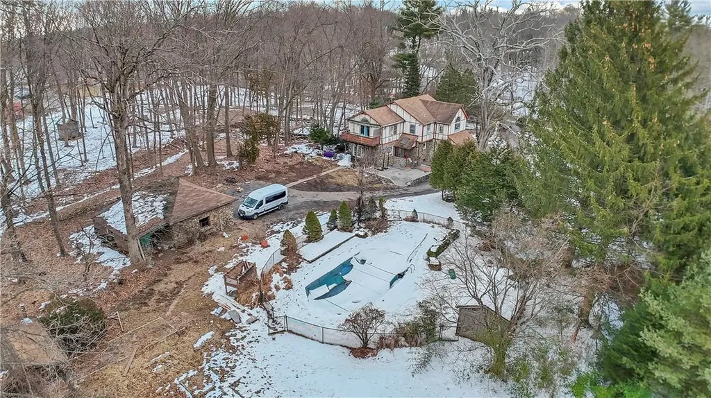 399 S Pascack Road Spring Valley NY 10977