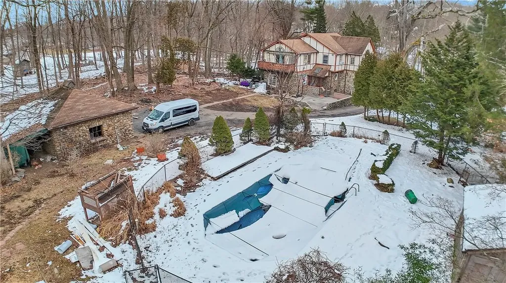 399 S Pascack Road Spring Valley NY 10977