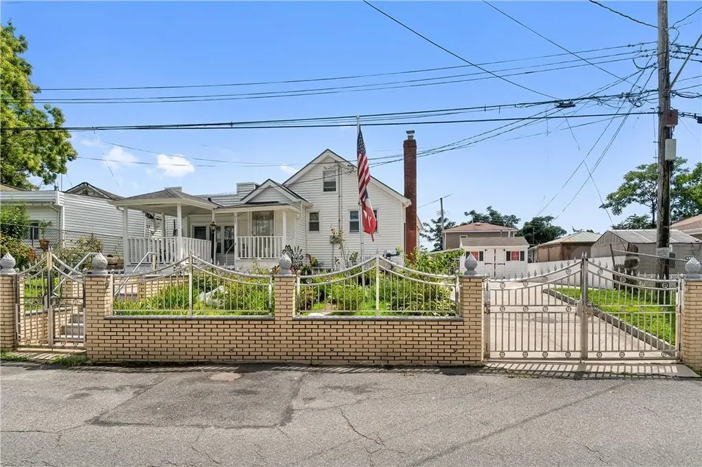 920 Harding Park Bronx NY 10473