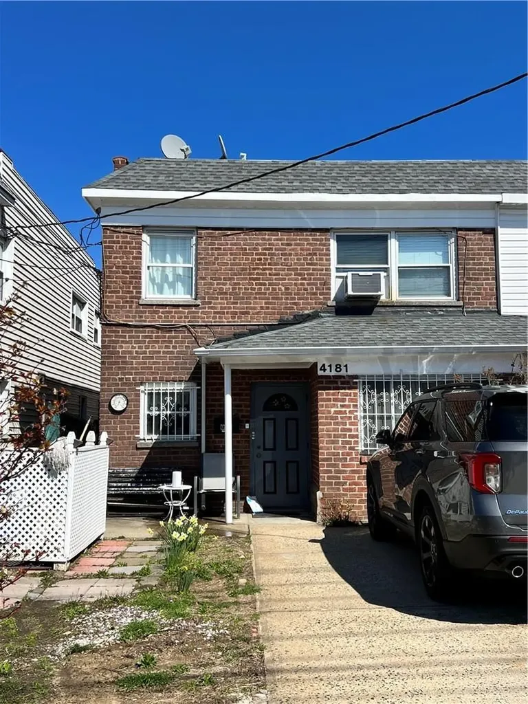 4181 E Tremont Avenue Bronx NY 10465