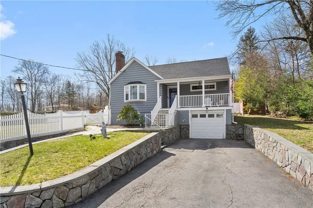 1411 Mohawk Road Mohegan Lake NY 10547