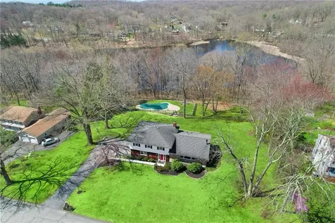 329 Lakeview Street Mahopac NY 10541
