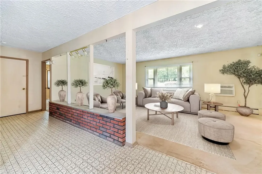 980 Chestnut Ridge Road Spring Valley NY 10977