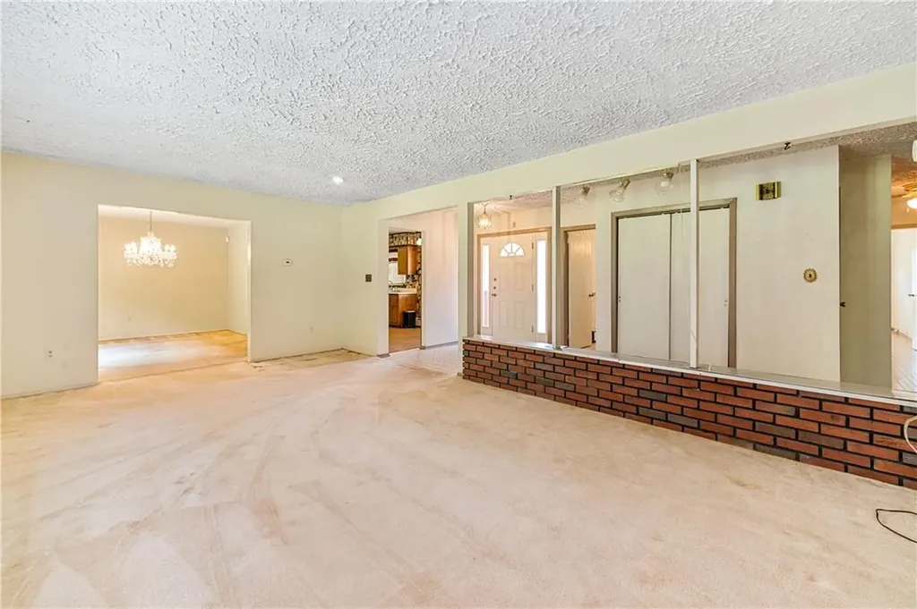 980 Chestnut Ridge Road Spring Valley NY 10977