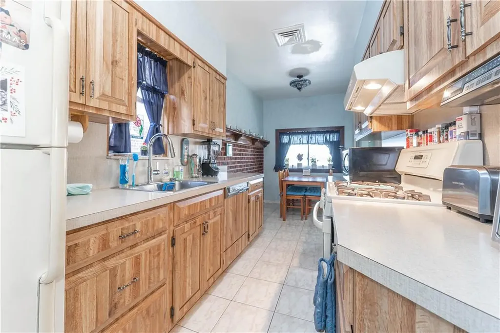 3186 Tierney Place Bronx NY 10465
