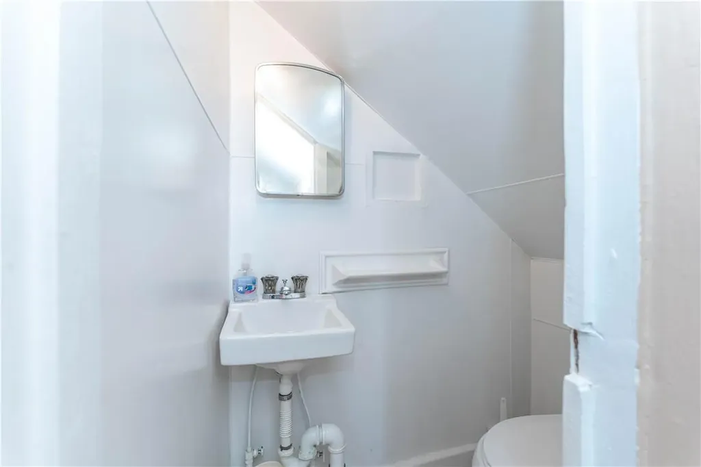 3186 Tierney Place Bronx NY 10465
