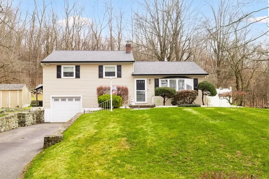 114 Locust Lane Newburgh NY 12550