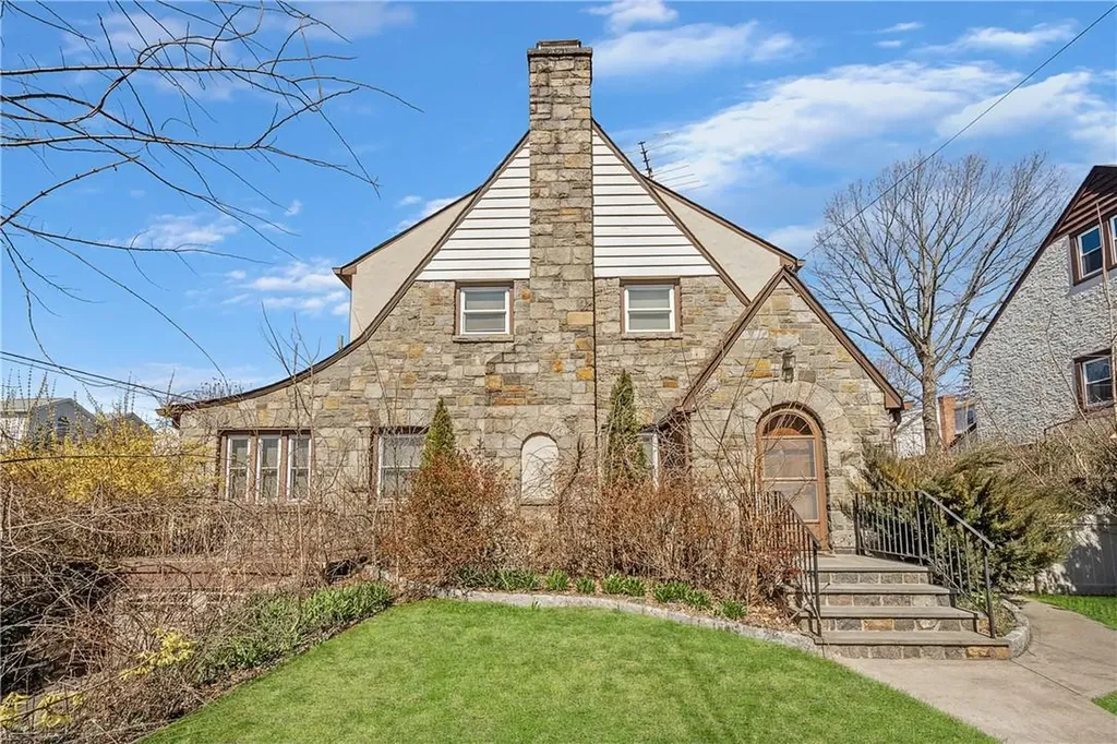 25 Locust Avenue Scarsdale NY 10583