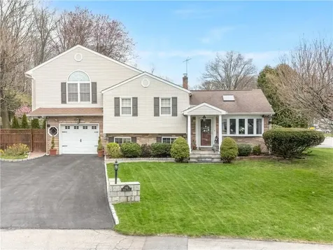 1 Seward Court Montrose NY 10548