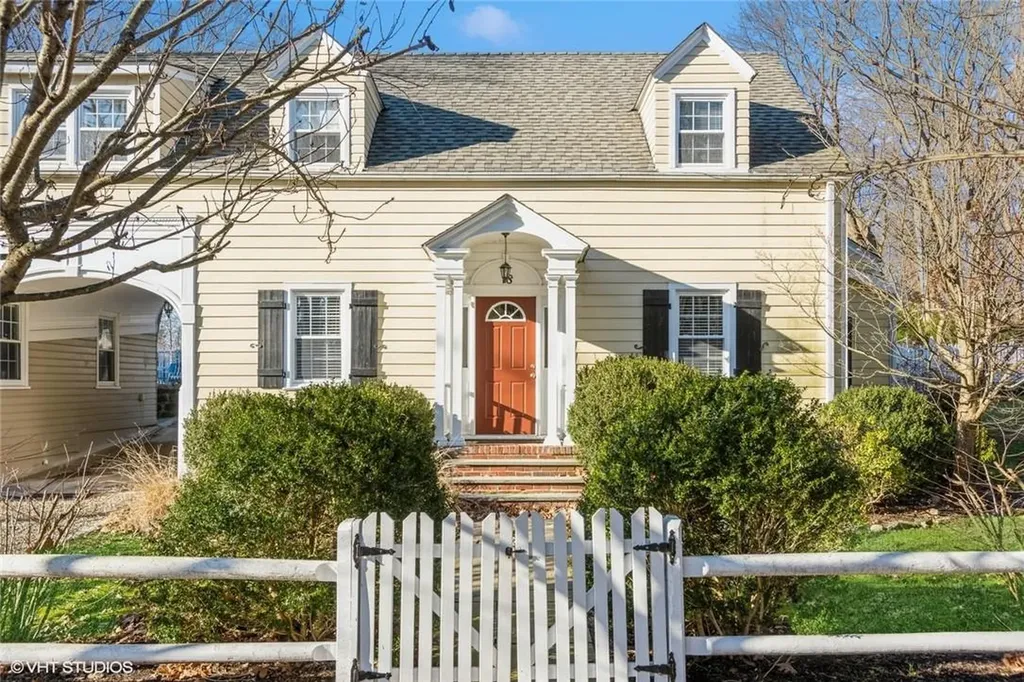 18 Upland Lane Armonk NY 10504