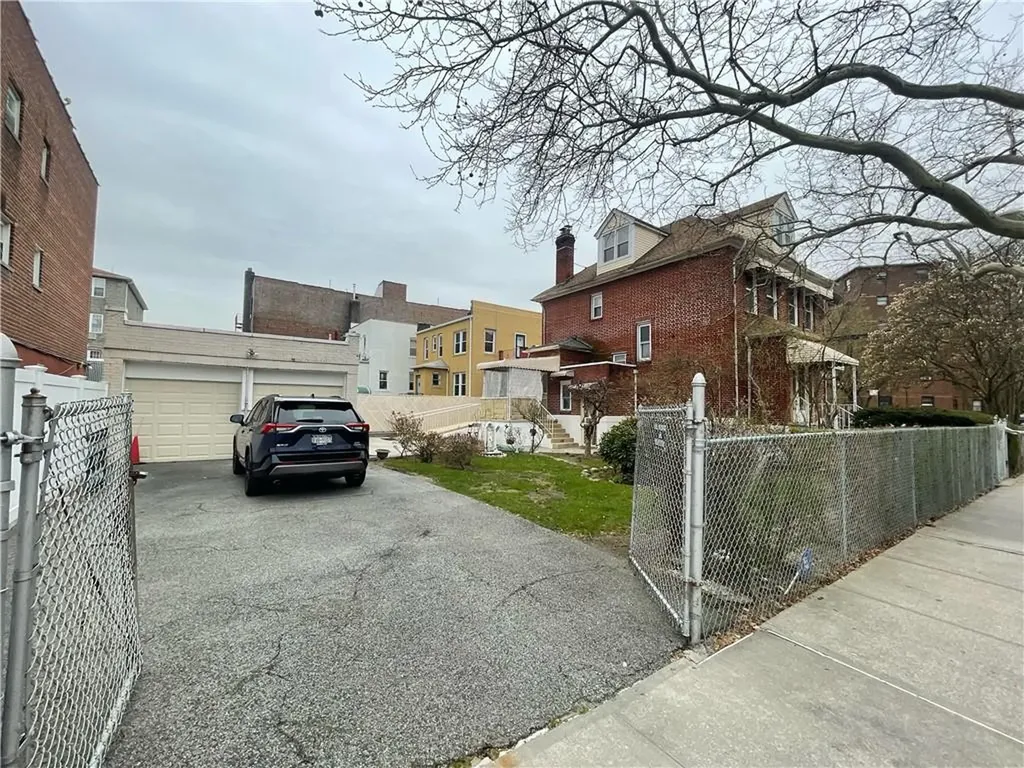 2500 Bronxwood Avenue Bronx NY 10469