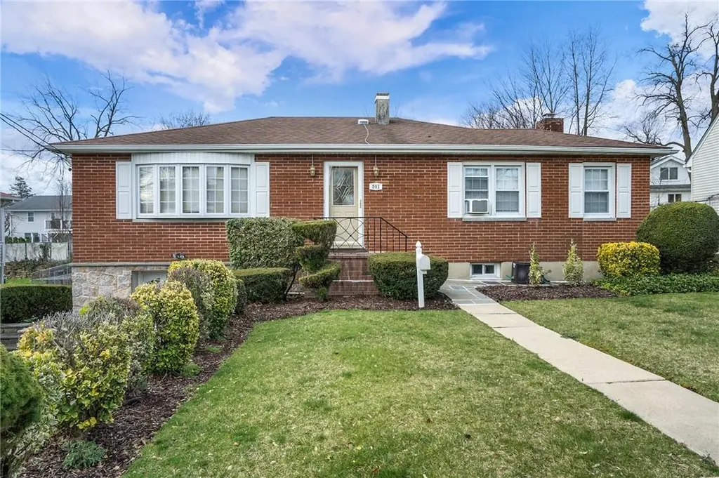 201 Roundhill Drive Yonkers NY 10710