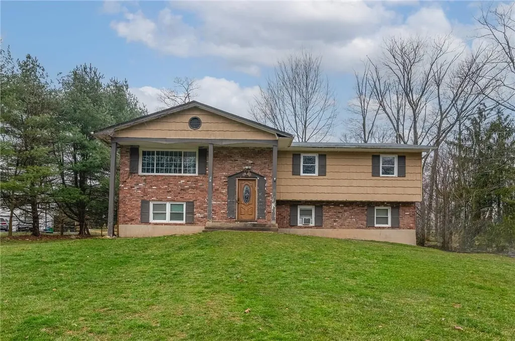 6 Lois Lane Monsey NY 10952