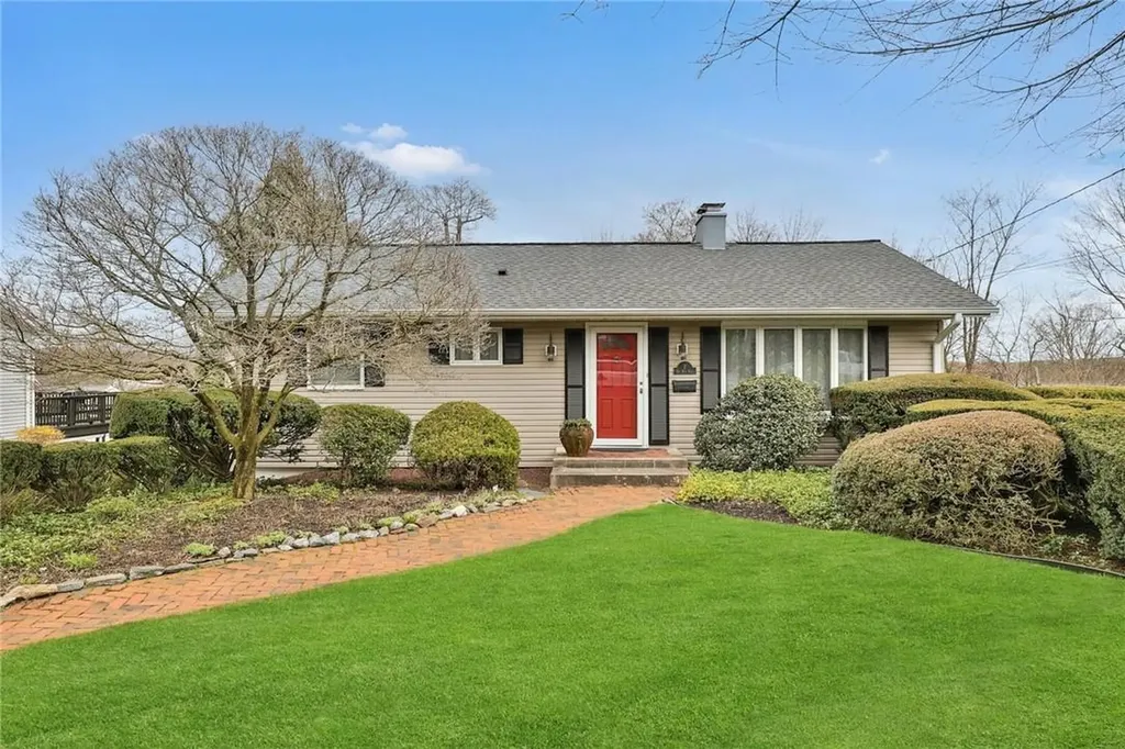7 Foxhill Road Valhalla NY 10595