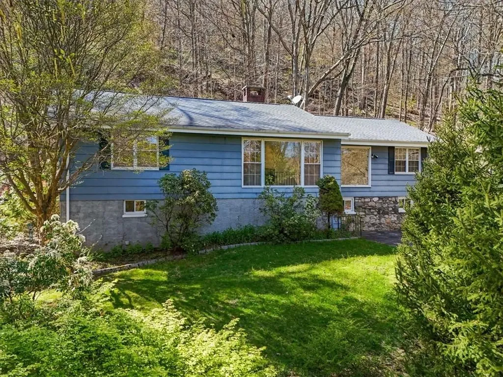 21 Tinker Hill Road Putnam Valley NY 10579