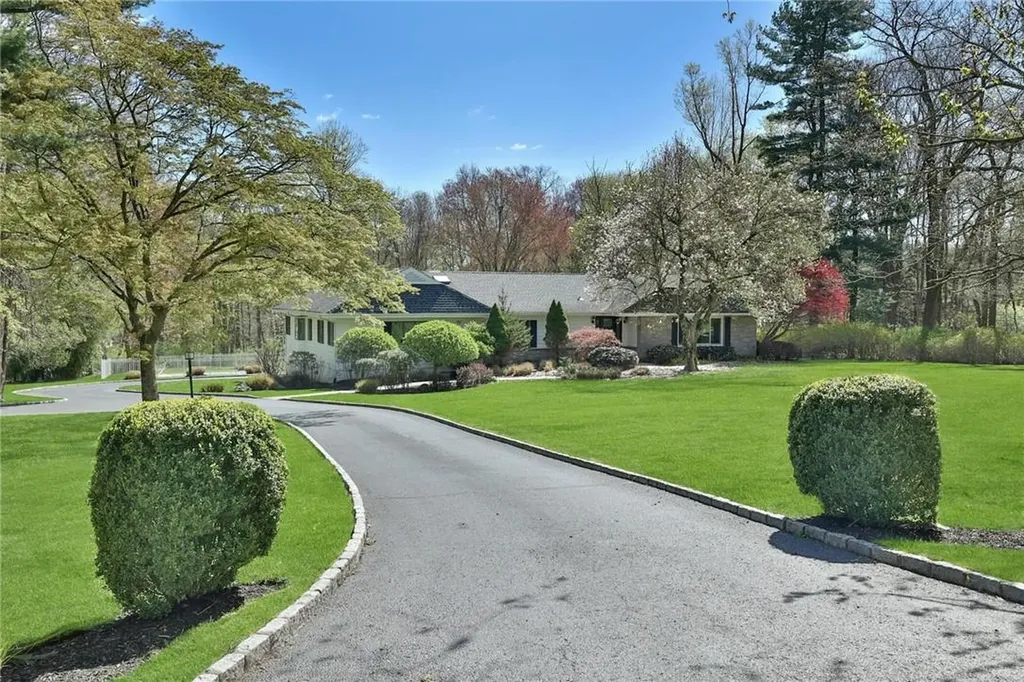 28 Sterling Road S Armonk NY 10504
