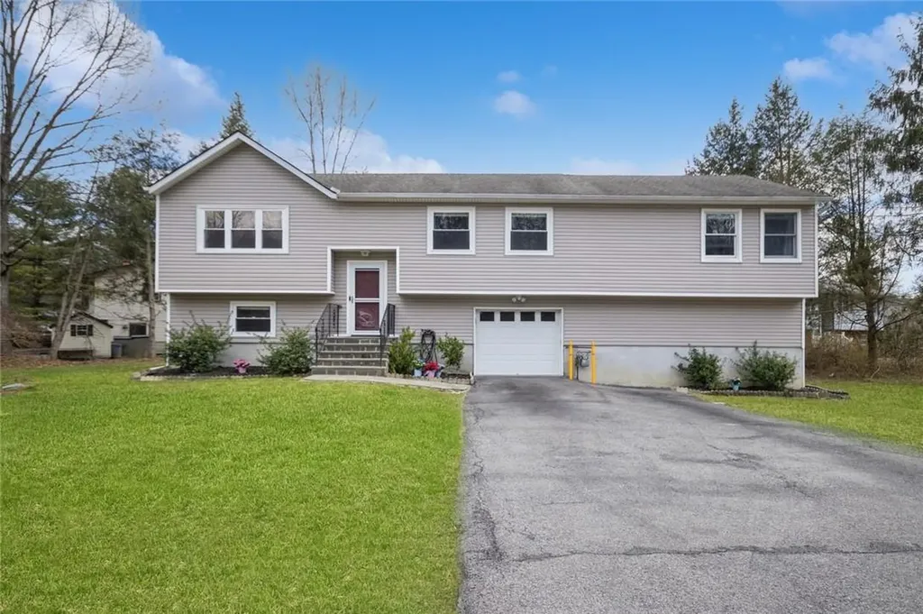 106 Sutton Park Road Poughkeepsie NY 12603