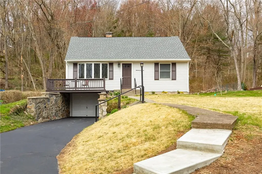 4 Bishop Drive Poughkeepsie NY 12603