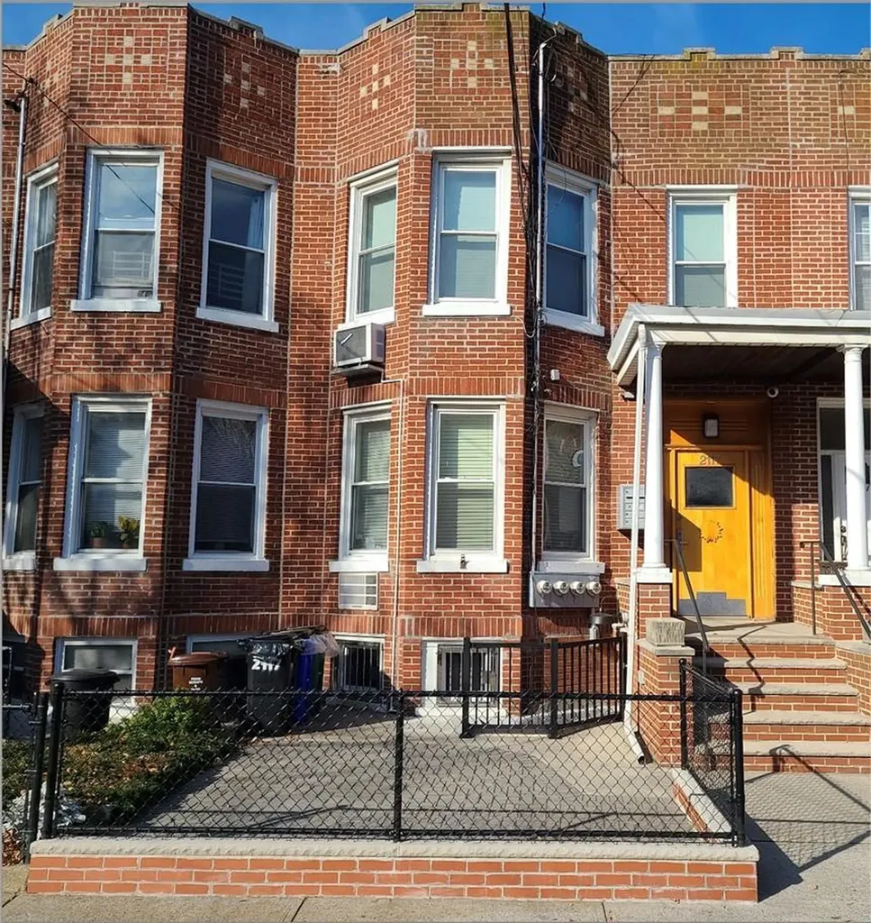 21-17 Rene Court Ridgewood NY 11385