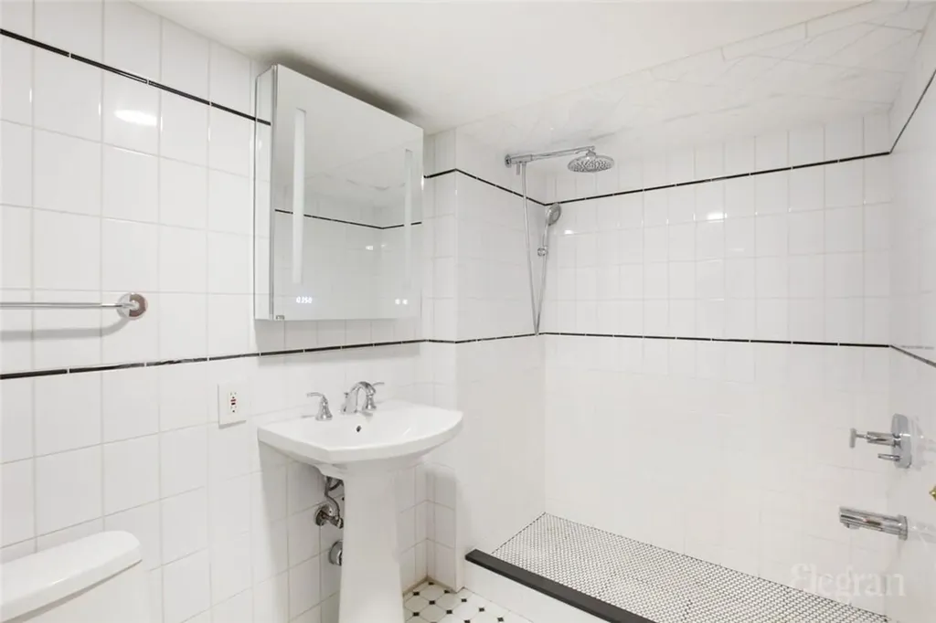 21-17 Rene Court Ridgewood NY 11385