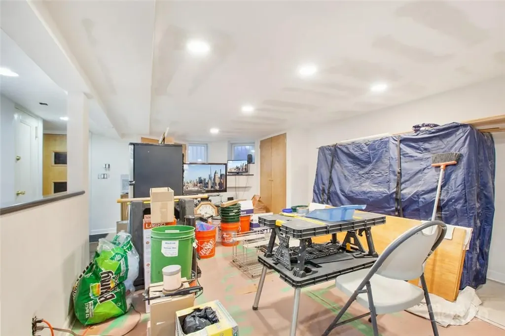 21-17 Rene Court Ridgewood NY 11385