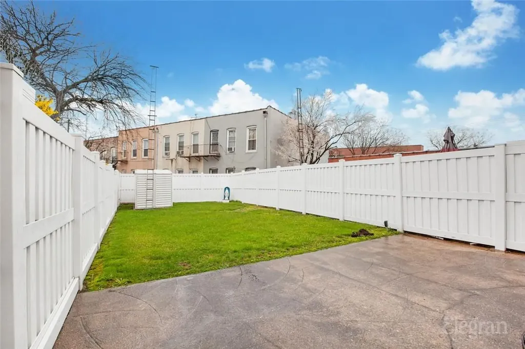 21-17 Rene Court Ridgewood NY 11385