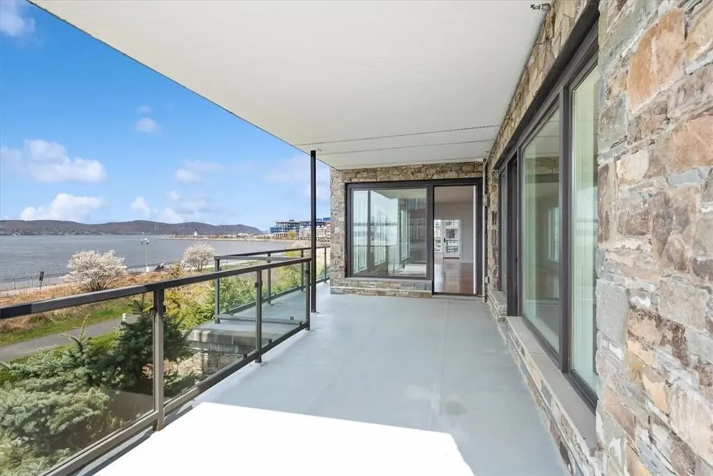 16 Rivers Edge Drive Tarrytown NY 10591