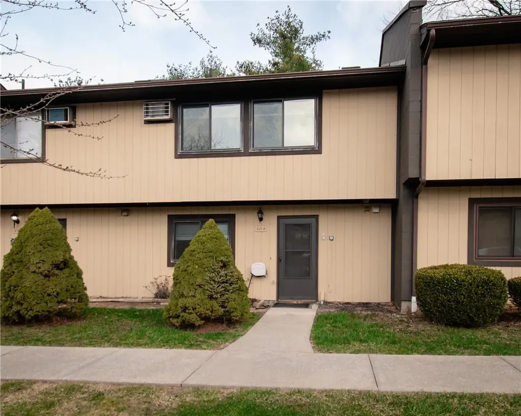 604 Chelsea Cove S Hopewell Junction NY 12533